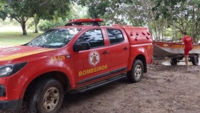 Foto de Em pescaria, jovem fica com medo de amigos, pula no rio e desaparece