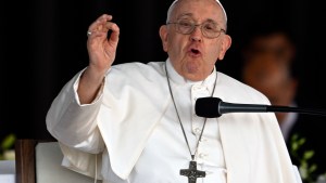 Pope-Francis-Holy-Rosary-prayer-Chapel-of-Apparitions-Sanctuary-of-Our-Lady-of-Fatima-AFP