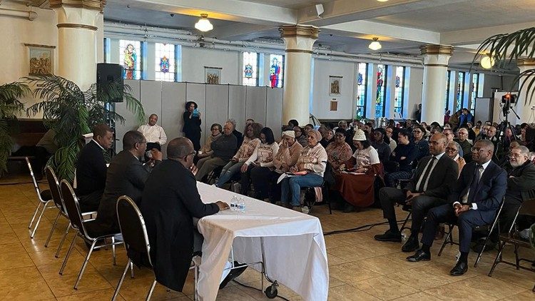 Dom Arlindo Furtado numa conferência sobre o papel da fé cristã na formatação do povo cabo-verdiano 