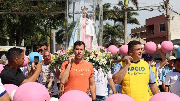 Romaria dos homens encerra homenagens a Nossa Senhora da Penha 