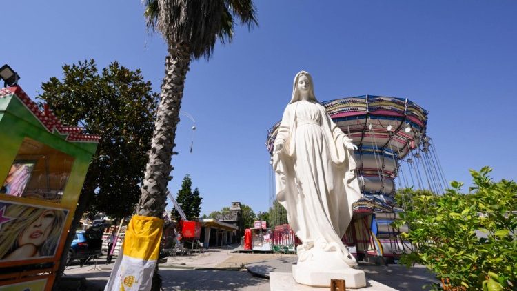 Estátua de Nossa Senhora Padroeira do Circo e do Show Itinerante 