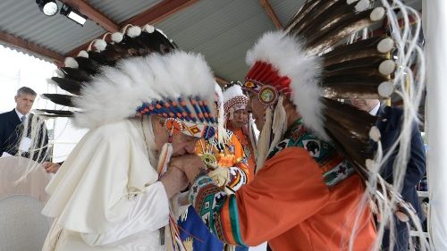 O Papa: peço perdão pelo mal cometido por tantos cristãos contra os povos indígenas