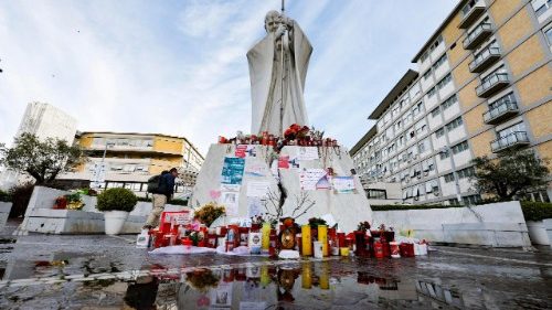 Noite tranquila para o Papa Francisco no Hospital Gemelli